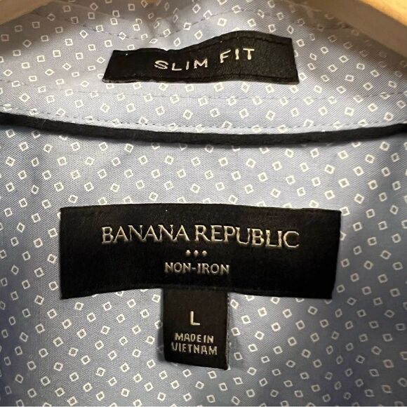 Banana Republic light blue patterned button down L - Picture 5 of 6